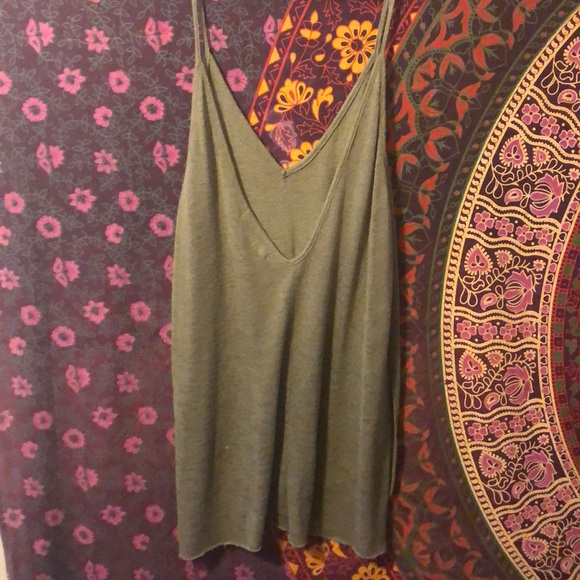Olive green flow tank - Picture 2 of 4